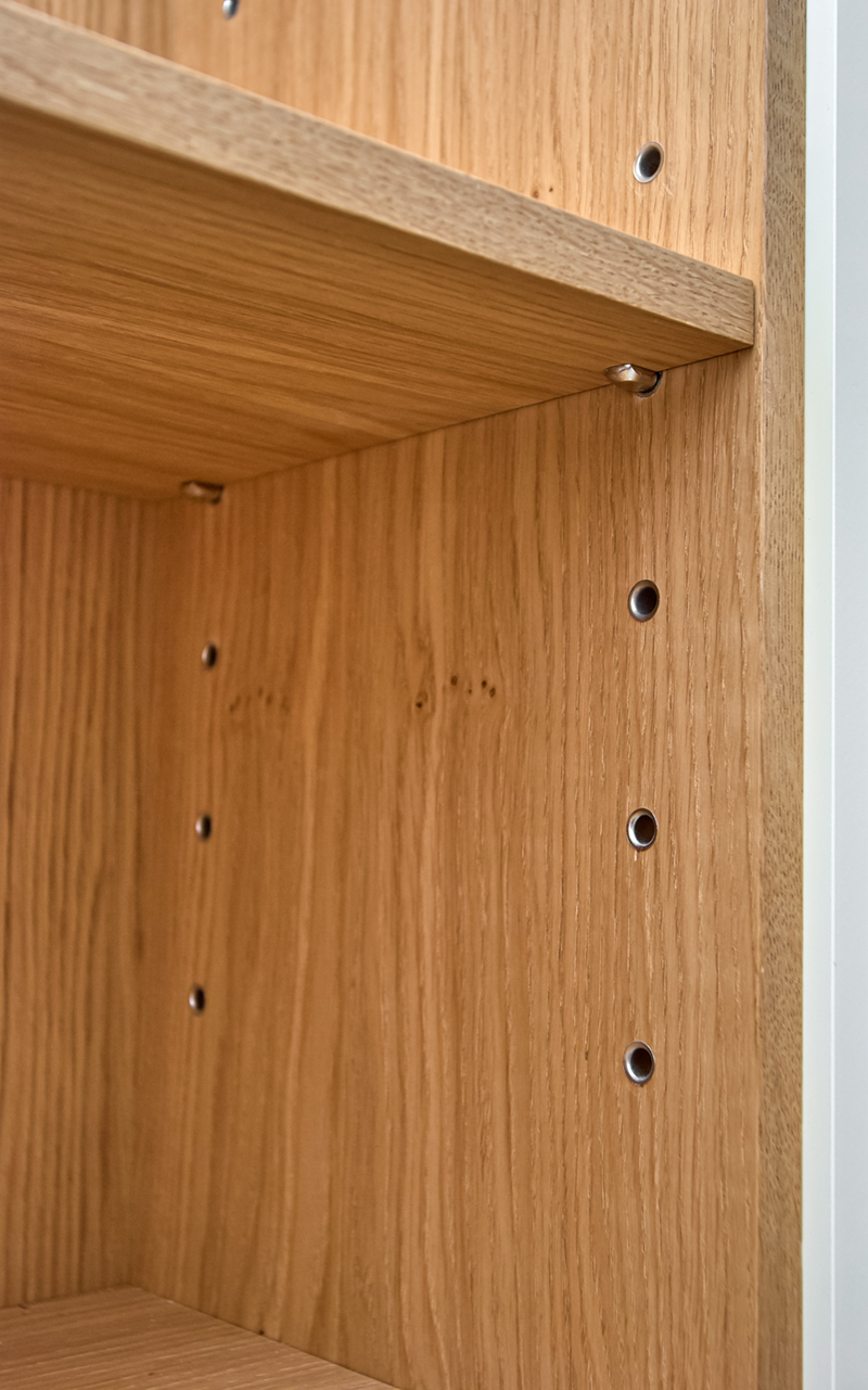 En la imagen se muestra todo lo que se puede encontrar en nuestras instalaciones: maderas, muebles, lámparas, suelo, tableros y ferreteria